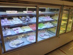 面包甜点陈列柜-玫瑰花园自助烤肉(顺义鑫海韵通店)