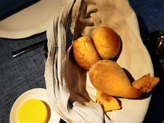 饭前餐包-弦月窗LUNETTE BY AMANDA(复兴路店)