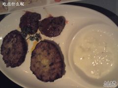 煎西葫芦饼(配自制酸奶)&木炭烤牛肉丸-Pasha帕夏土耳其餐厅(南昌路店)