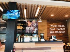 -Chom Cafe and Restaurant