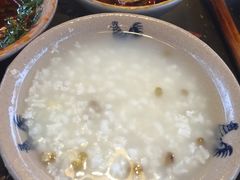 -茅草房·河畔园林火锅