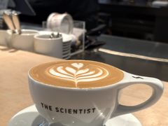 经典热拿铁-科学家咖啡(海岸城店)