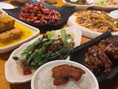 -隔壁老王·家常云南菜(花巷店)