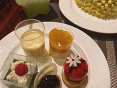 -广州万富希尔顿酒店·感趣自助餐厅·金秋蟹宴生蚝海鲜刺身烧烤