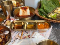 -草家酱蟹炭火烤肉店(珲春南路二店)