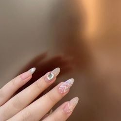-进巍美甲美睫店