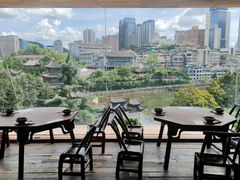 -包整·丝娃娃(一览甲秀楼风景店)