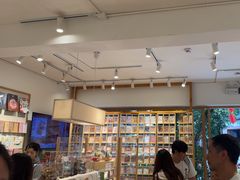 -猫的天空之城概念书店(束河店)