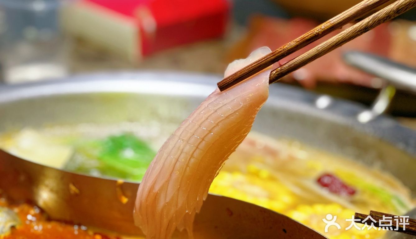 吃了几口才发现…这家重庆火锅店是真的宝藏