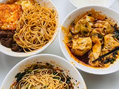 -李与白包子铺(桐梓林店)