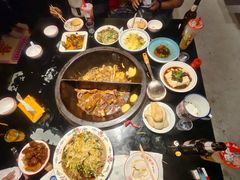 -鱼窝棚柴火铁锅炖(富山屯店)