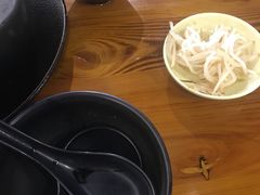 -丽虹云南过桥米线(兴工街店)