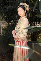-MARRY ME高级婚纱礼服定制