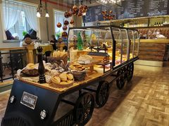面包甜点陈列柜-秋林西餐厅(总店)