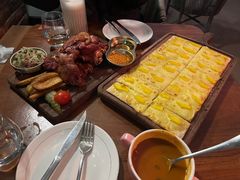 榴芒满满薄脆披萨-埠口精酿夜景餐酒吧· BREWPORT BISTRO(长嘉汇重庆之眼店)