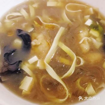 食材：逍遥镇胡辣汤料，小酥肉，粉条，木耳，千张