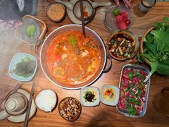 -野山舂·贵州现舂酸汤火锅(鸿通城店)