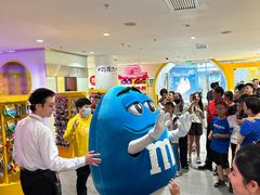 -m豆巧克力世界(上海世茂广场店)