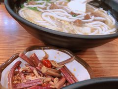 -鑫花溪牛肉米粉(凤凰街创始总店)