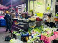 -利群海琴购物广场(商丘路店)