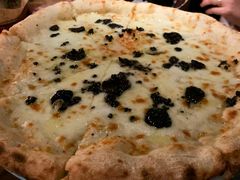 三种芝士黑松露披萨-IL TEATRO 精品意大利餐厅