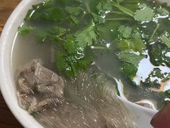 -罗卜李包子羊肉汤