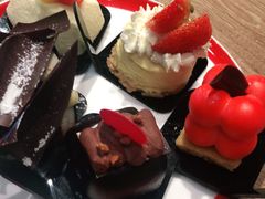 -咖啡苑自助餐厅·中国大饭店