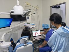 -岳辰齿科(浦东长泰店)