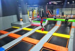 -蹦贝运动中心·蹦床·攀岩·闯关(龙岗店)