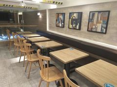 等位区-魏家凉皮(西安秋林宏业商厦店)