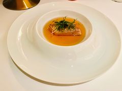 时令鲜鱼伴鲜虾清汤及花椒-Caprice(香港四季酒店)