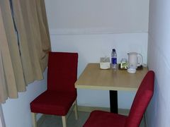 -锦江之星(广州海珠江泰路地铁站店)