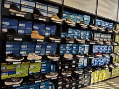 -SKECHERS 斯凯奇(上海国际时尚中心店)