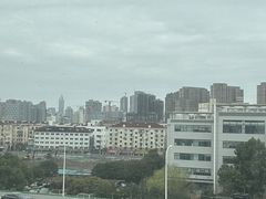 -桔子酒店(上海西藏北路地铁站店)