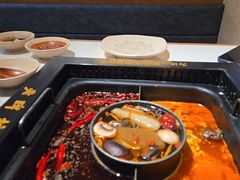 -老牌坊云南鱼豆花火锅(哈西万达店)
