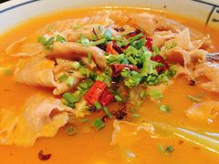 腌菜松板肉-云海肴·汽锅鸡·云南菜(天山百盛优客店)