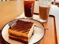 -LAVAZZA拉瓦萨咖啡(仁恒梦中心店)