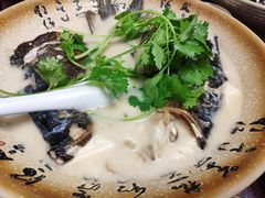 砂锅鱼头-75幢私房菜馆