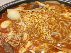 -三清洞摩西韩式年糕火锅(威高广场店)