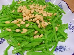 松子仁烧茼蒿-同合居·非遗东北菜(红博会展店)