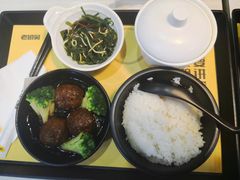 -老娘舅餐厅(黄龙体育中心店)