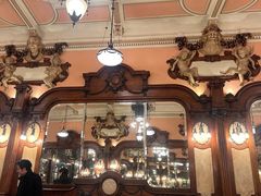 -Majestic Café
