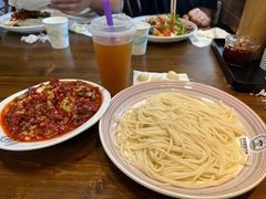 -歹歹的加个面过油肉拌面