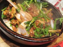 啫啫紫苏牛蛙-恭喜上堓砂锅焗·海鲜大排档(闵行龙湖店)