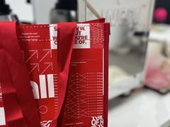 -lululemon(上海浦东IFC店)