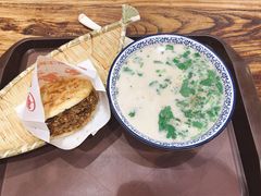羊肉汤（多肉）-穆得·老周家牛肉烧饼(普利街店)