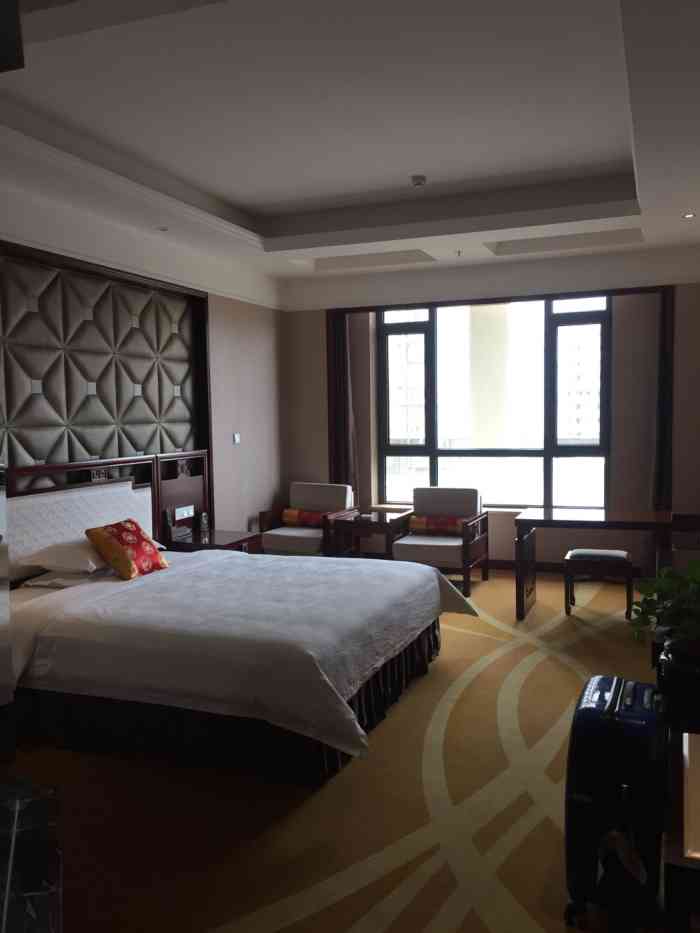 会师楼大酒店-"酒店位于甘肃白银定西会宁的县城中心,在红.