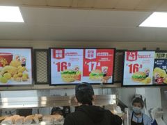 -华莱士·全鸡汉堡(财经学院店)