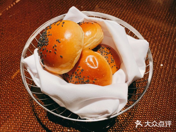 杭州桐庐康莱德酒店西餐厅-舍餐前面包图片