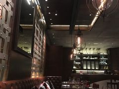 -恰餐厅及酒吧 CHAR Bar & Grill (北京丽都皇冠假日店)